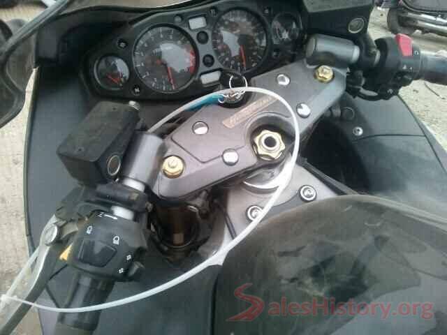 JS1GW71A142102022 2004 SUZUKI GSX1300