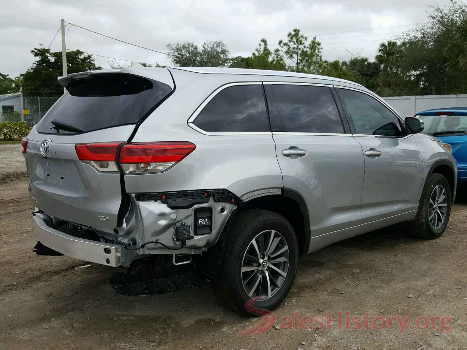 5TDKZRFH0HS524676 2017 TOYOTA HIGHLANDER