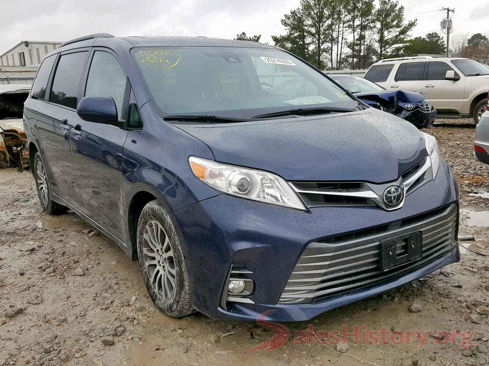 5TDYZ3DC2JS924856 2018 TOYOTA SIENNA XLE