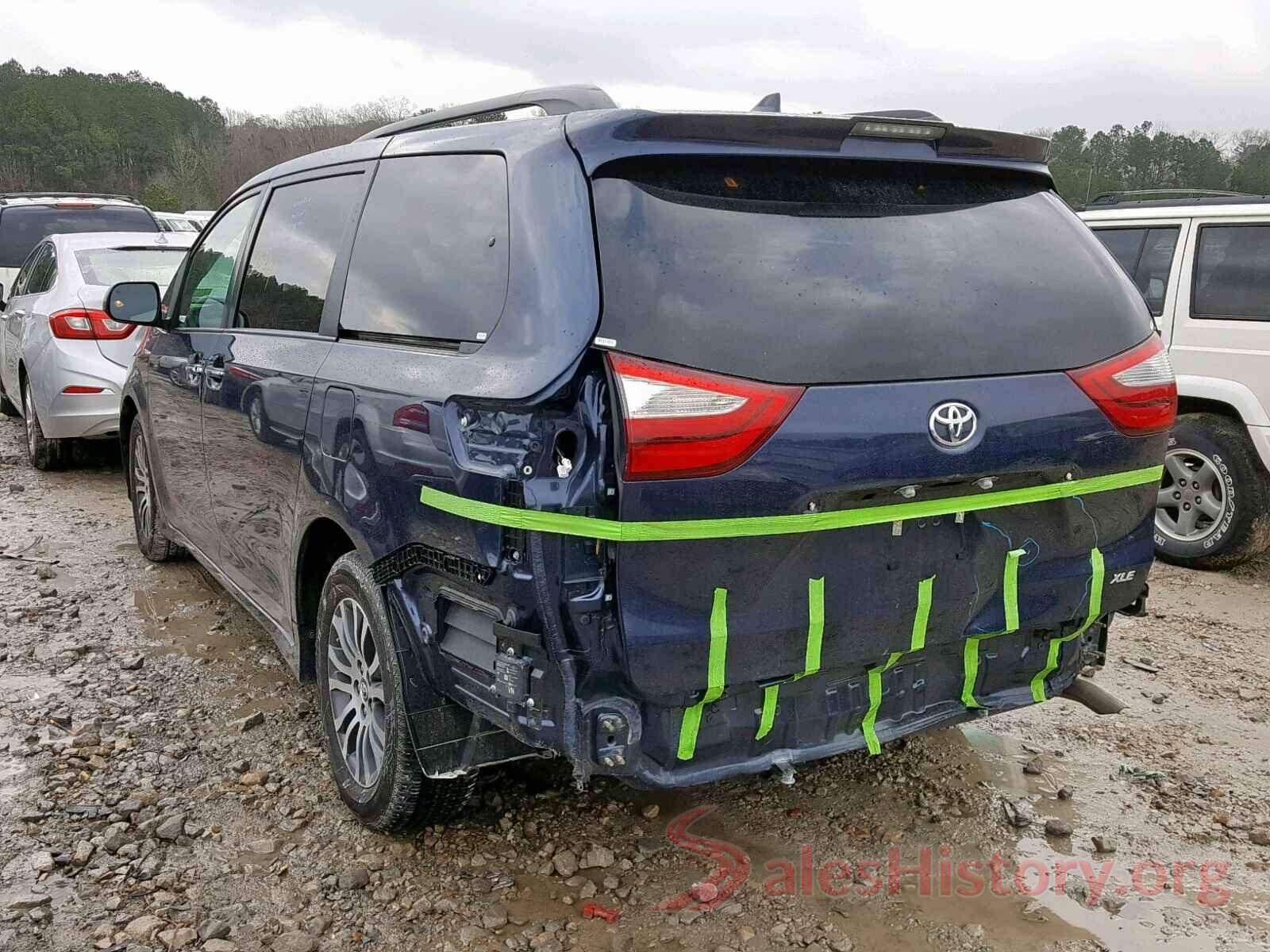 5TDYZ3DC2JS924856 2018 TOYOTA SIENNA XLE