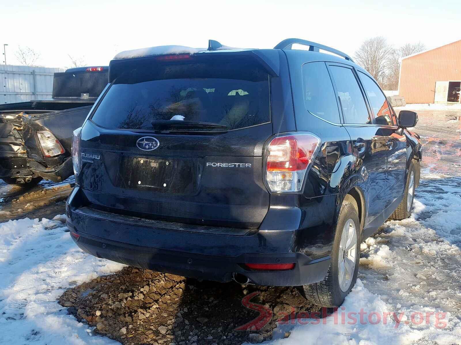 JF2SJEWC5JH553526 2018 SUBARU FORESTER