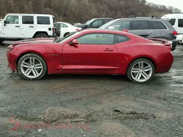 2016 CHEVROLET CAMARO VIN 1G1FH1R7XG0191633, interior center console