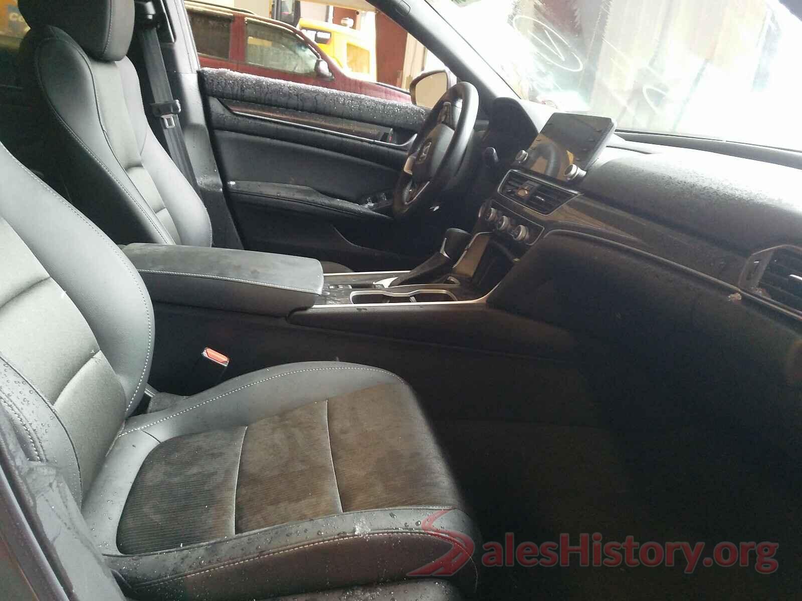 1HGCV1F36KA051300 2019 HONDA ACCORD