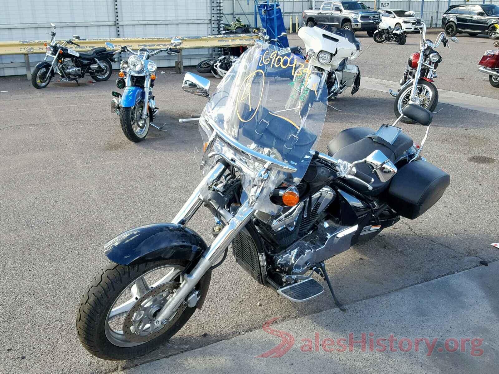 JH2SC6677FK500569 2015 HONDA VT1300 CT