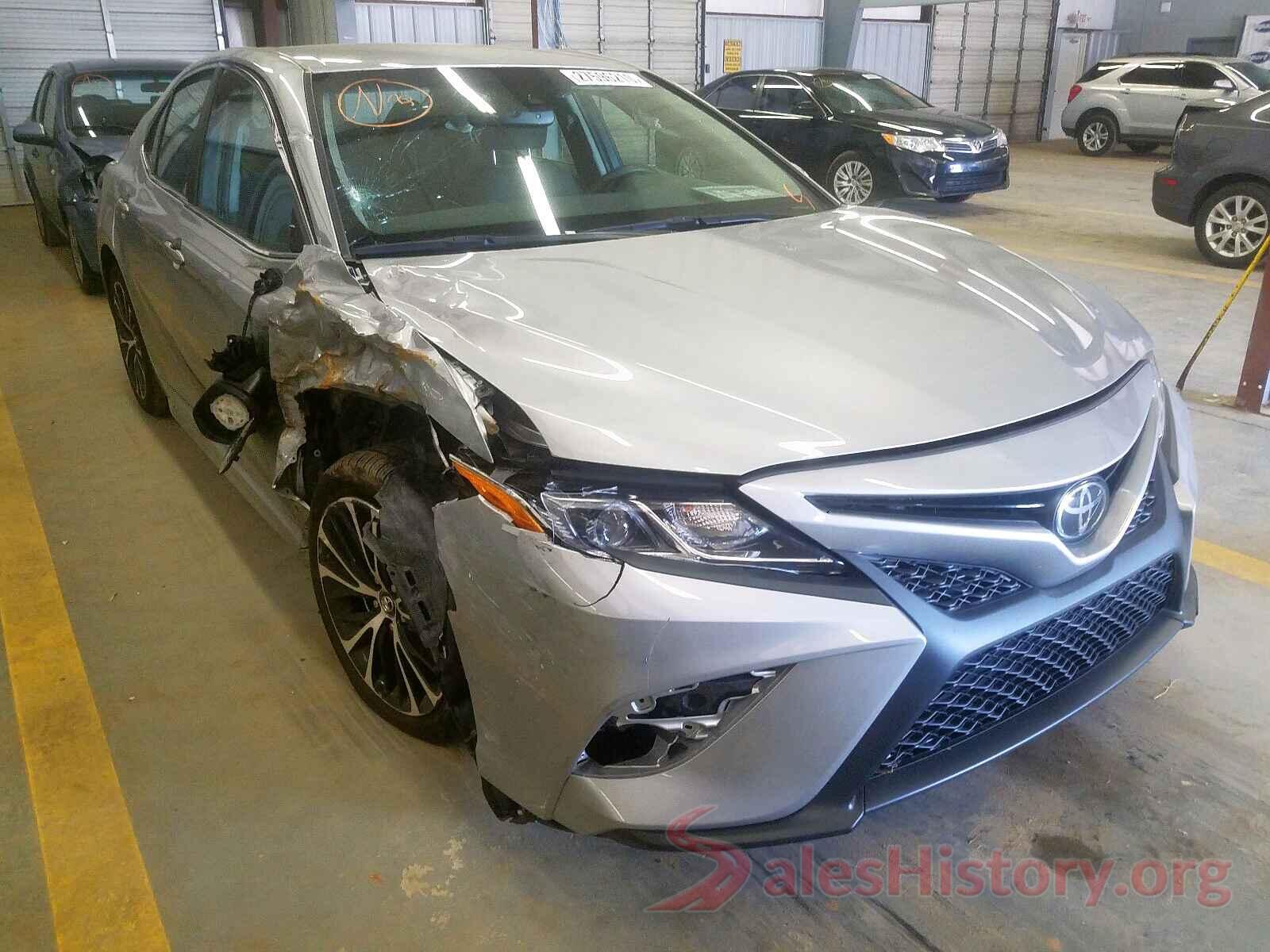 4T1B11HK9JU123156 2018 TOYOTA CAMRY