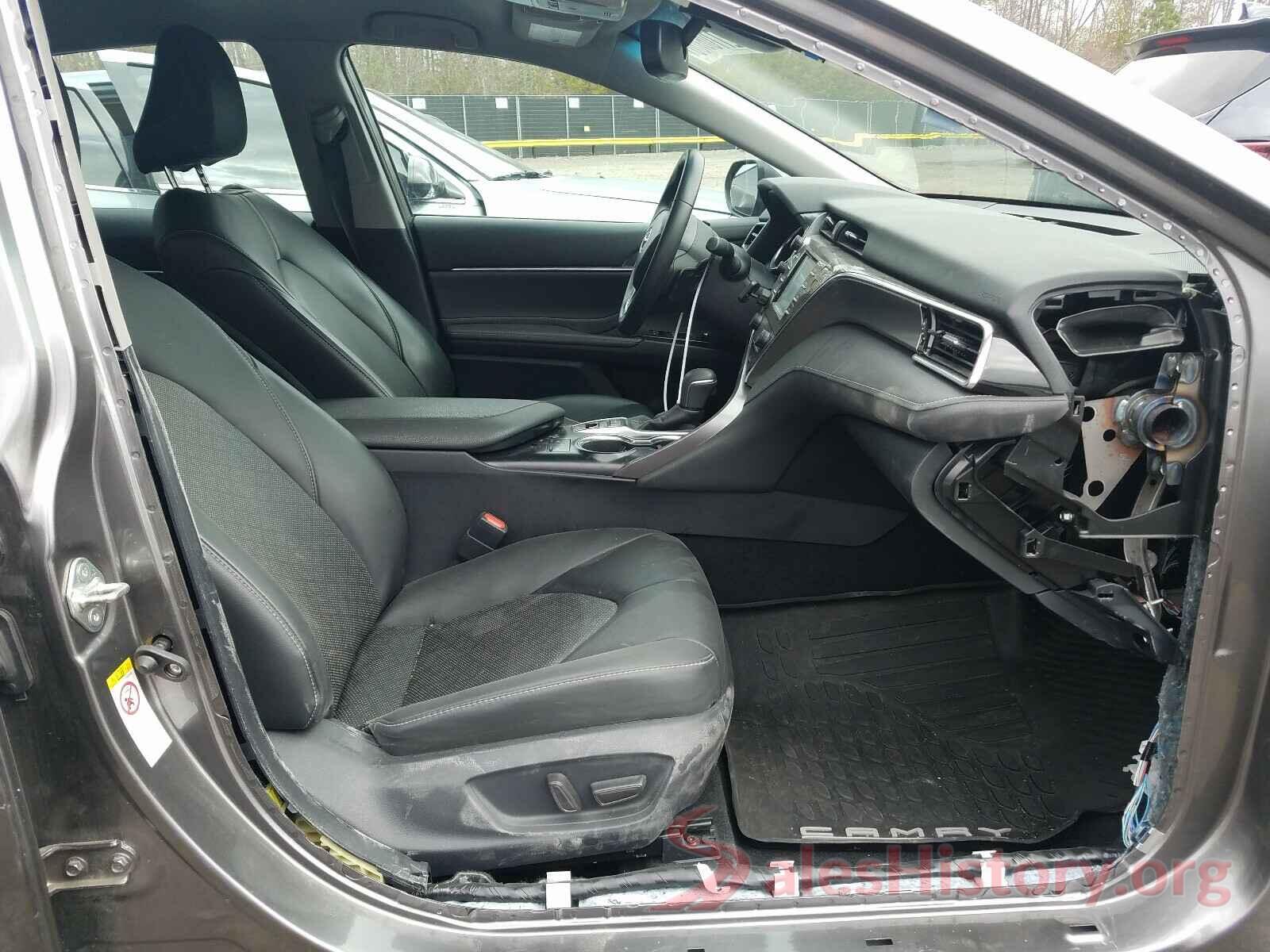 4T1B61HK3JU106418 2018 TOYOTA CAMRY