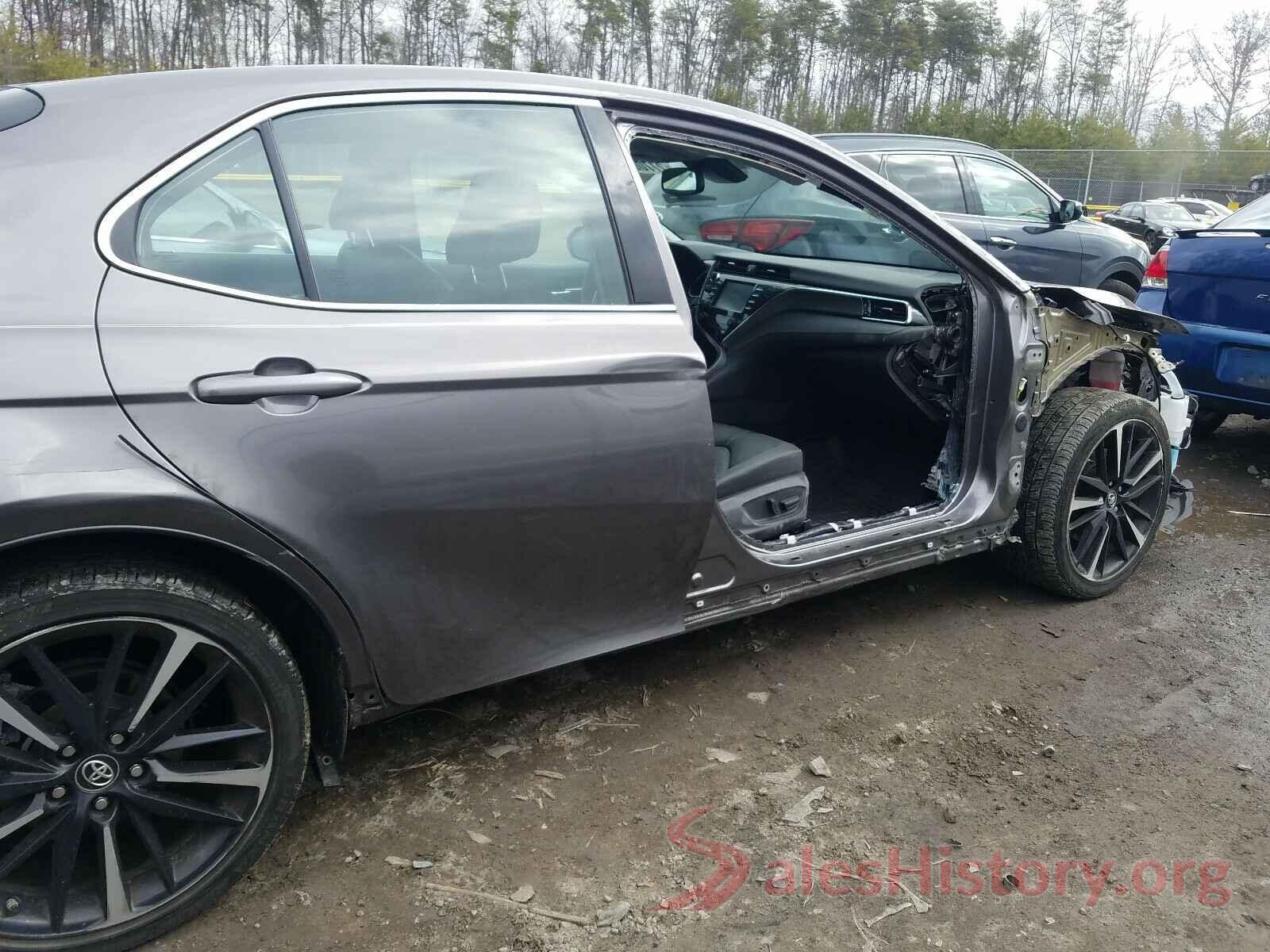 4T1B61HK3JU106418 2018 TOYOTA CAMRY