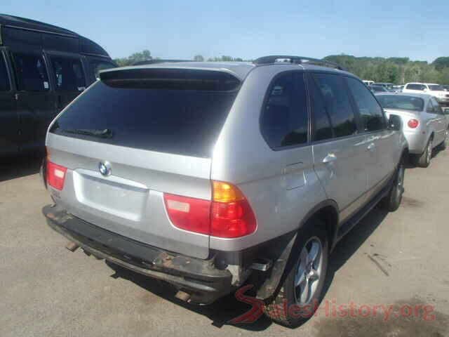 3VV2B7AX5KM144216 2003 BMW X5