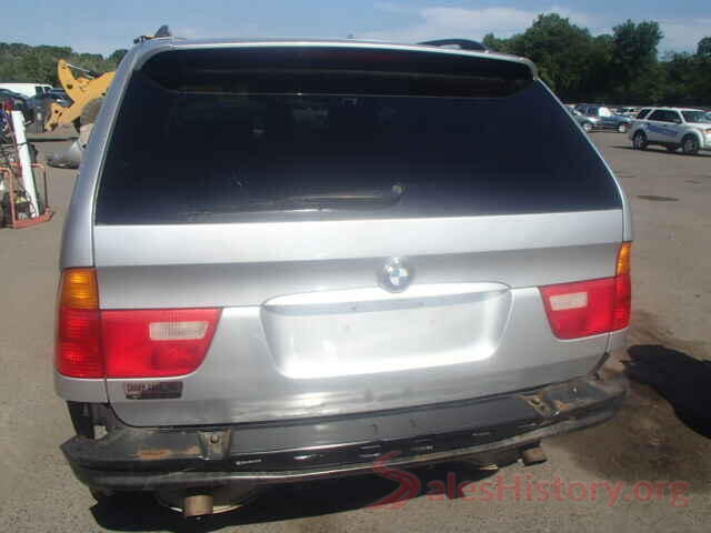 3VV2B7AX5KM144216 2003 BMW X5