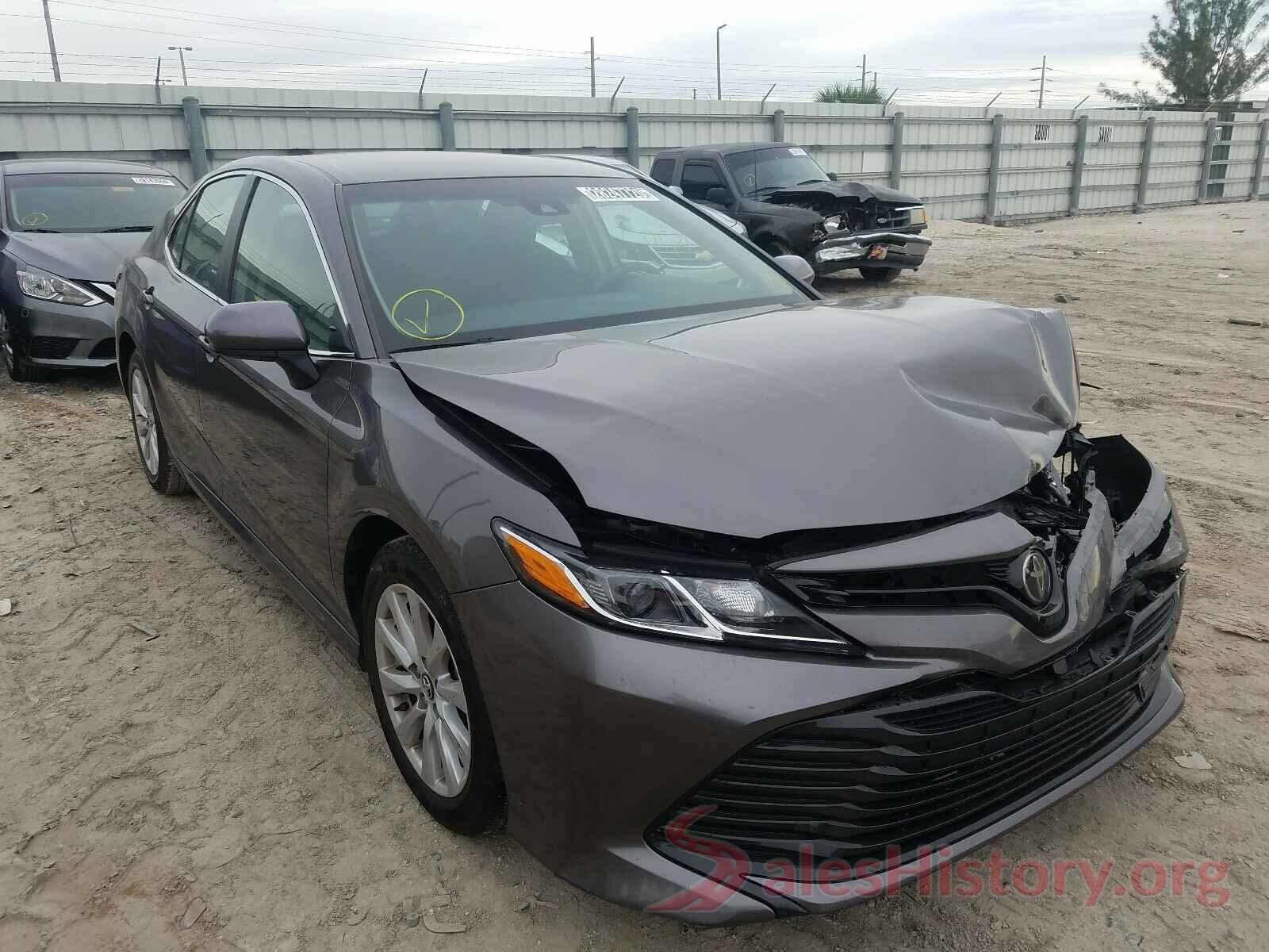 4T1B11HKXJU585208 2018 TOYOTA CAMRY