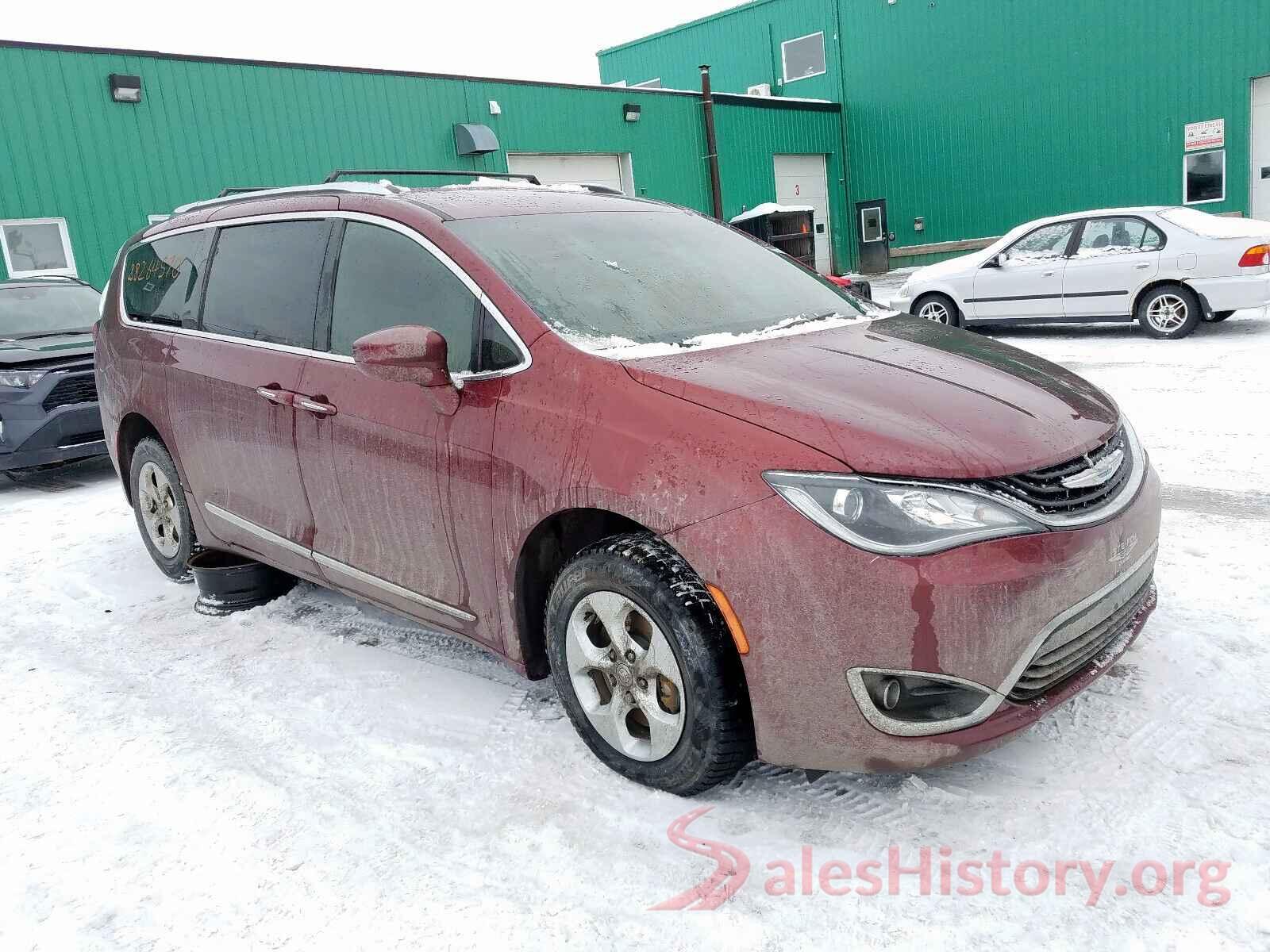 2C4RC1L79JR126832 2018 CHRYSLER PACIFICA