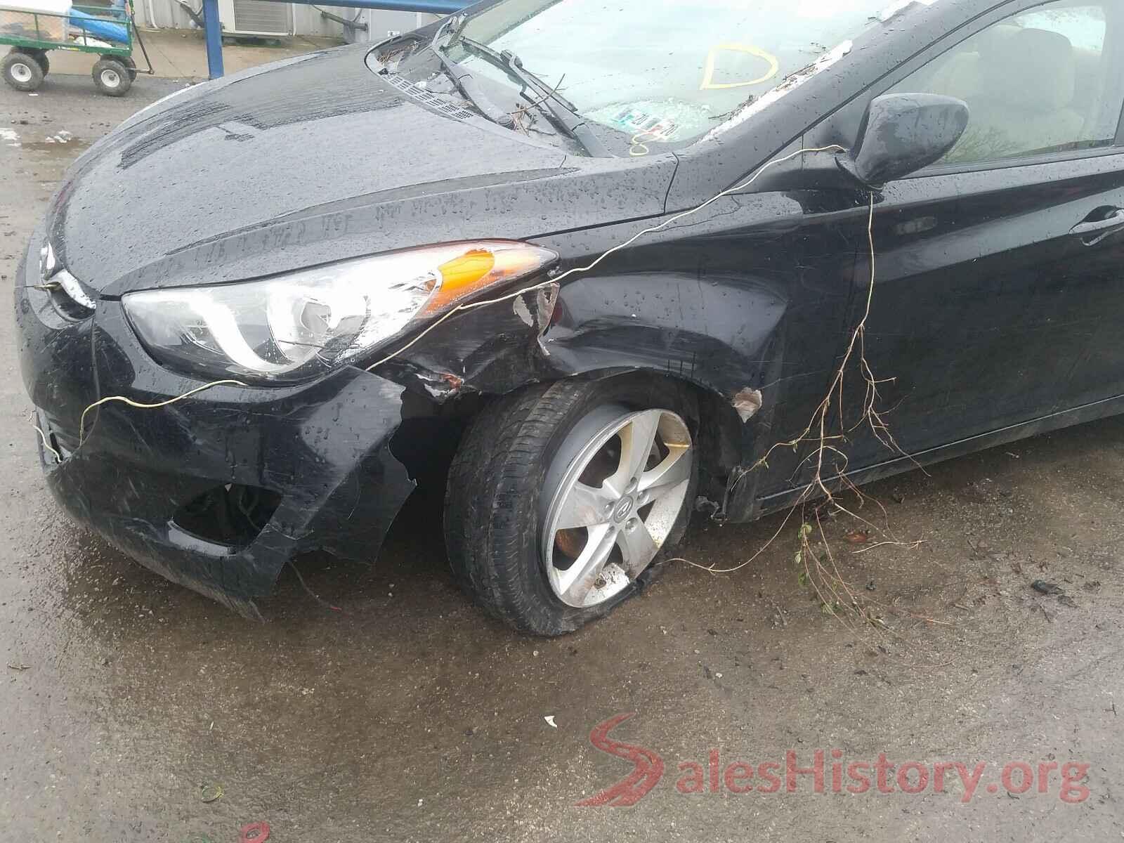 KM8J3CA2XJU653258 2012 HYUNDAI ELANTRA