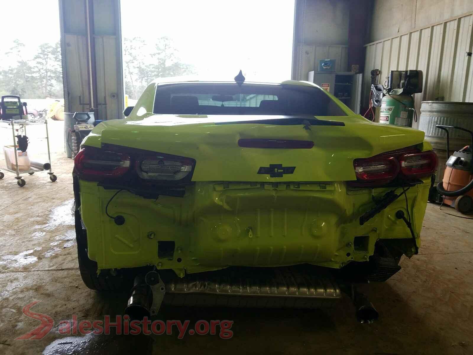 2019 CHEVROLET CAMARO VIN 1G1FB1RXXK0153703, interior center console