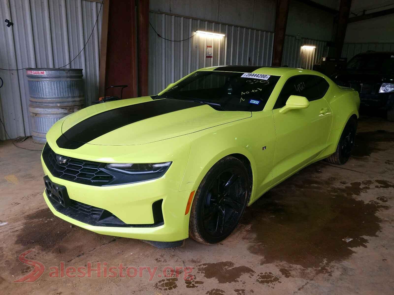 2019 CHEVROLET CAMARO VIN 1G1FB1RXXK0153703, front view