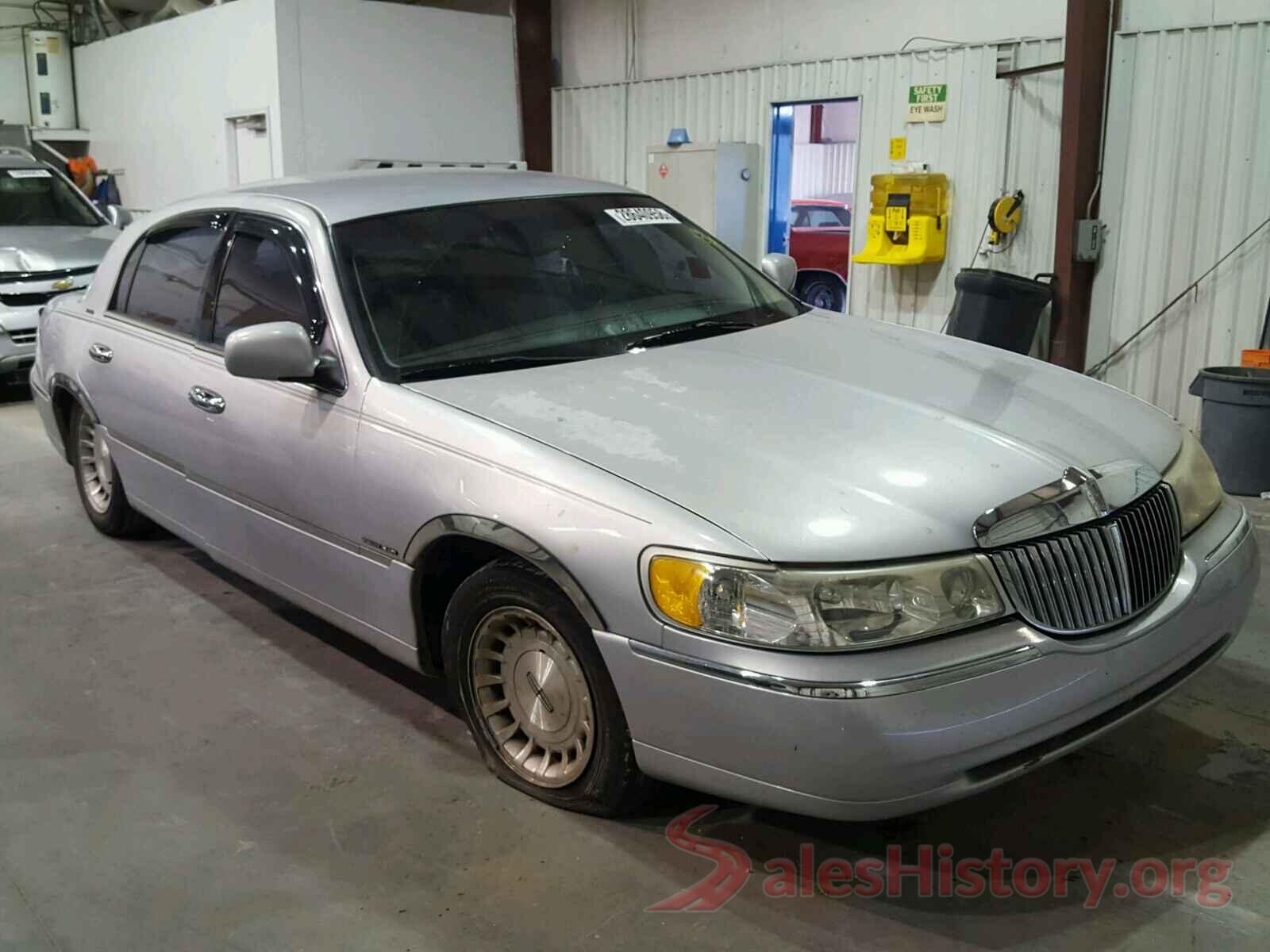 ML32F3FJ3KHF16498 1998 LINCOLN TOWNCAR