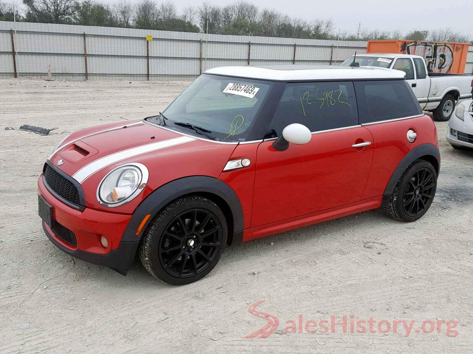 3N1CN7AP1GL914437 2009 MINI COOPER