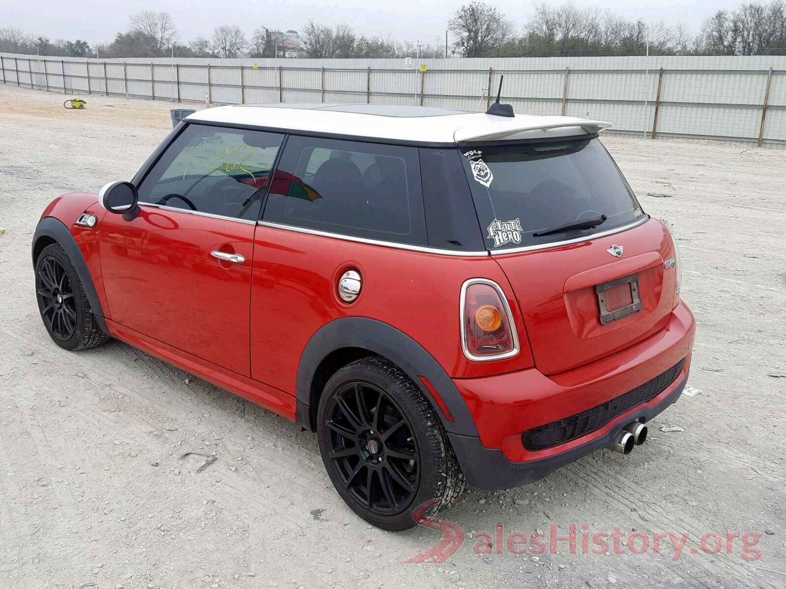 3N1CN7AP1GL914437 2009 MINI COOPER