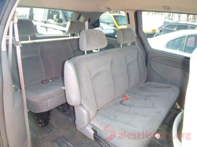 5XYPG4A3XJG338625 2005 CHRYSLER MINIVAN