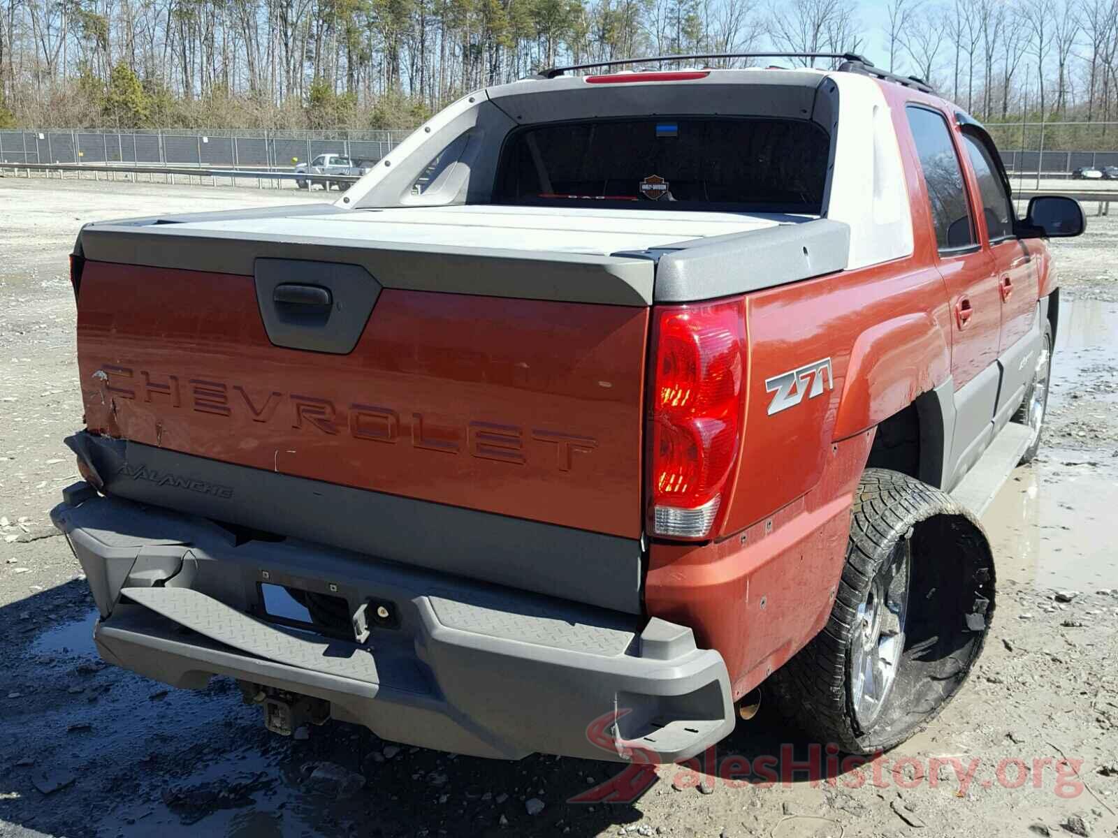 1HGCV1F56JA119868 2002 CHEVROLET AVALANCHE