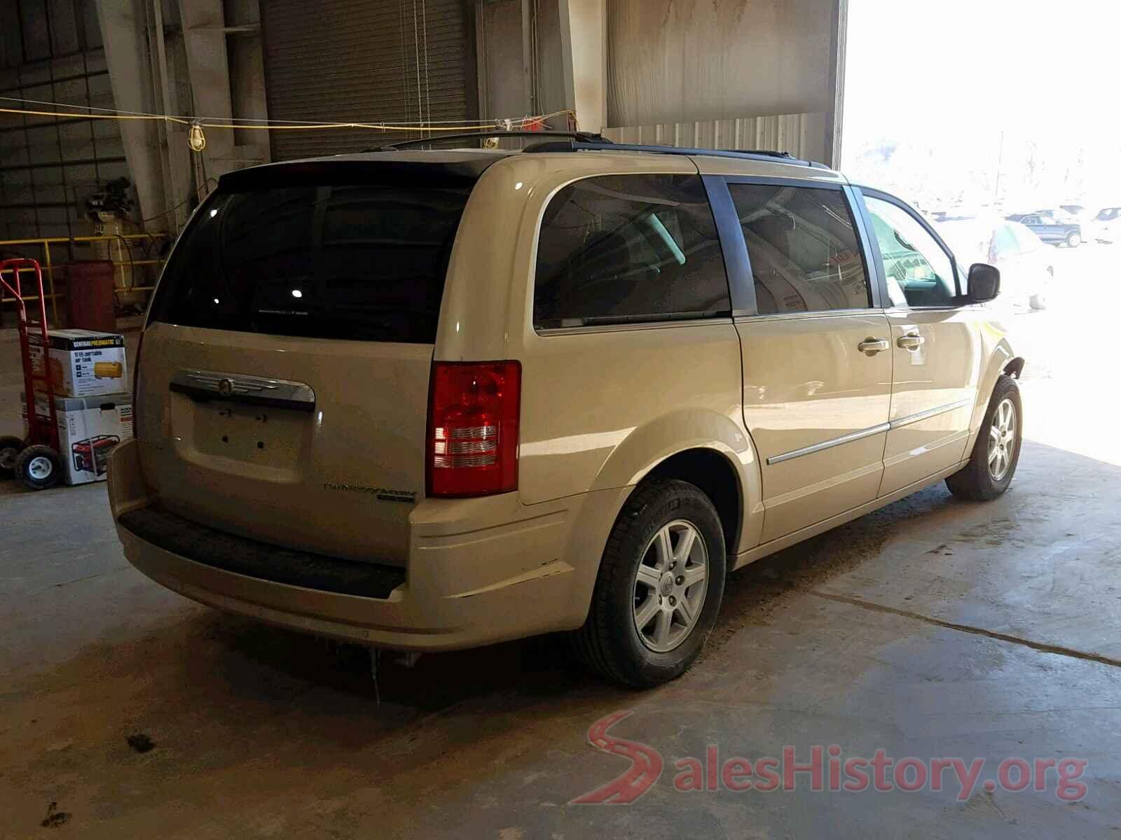 KNDPMCAC5H7289313 2010 CHRYSLER TOWN & COU