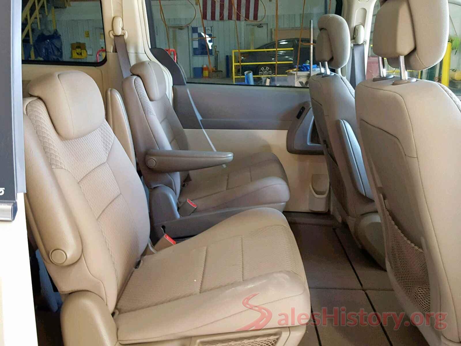 KNDPMCAC5H7289313 2010 CHRYSLER TOWN & COU