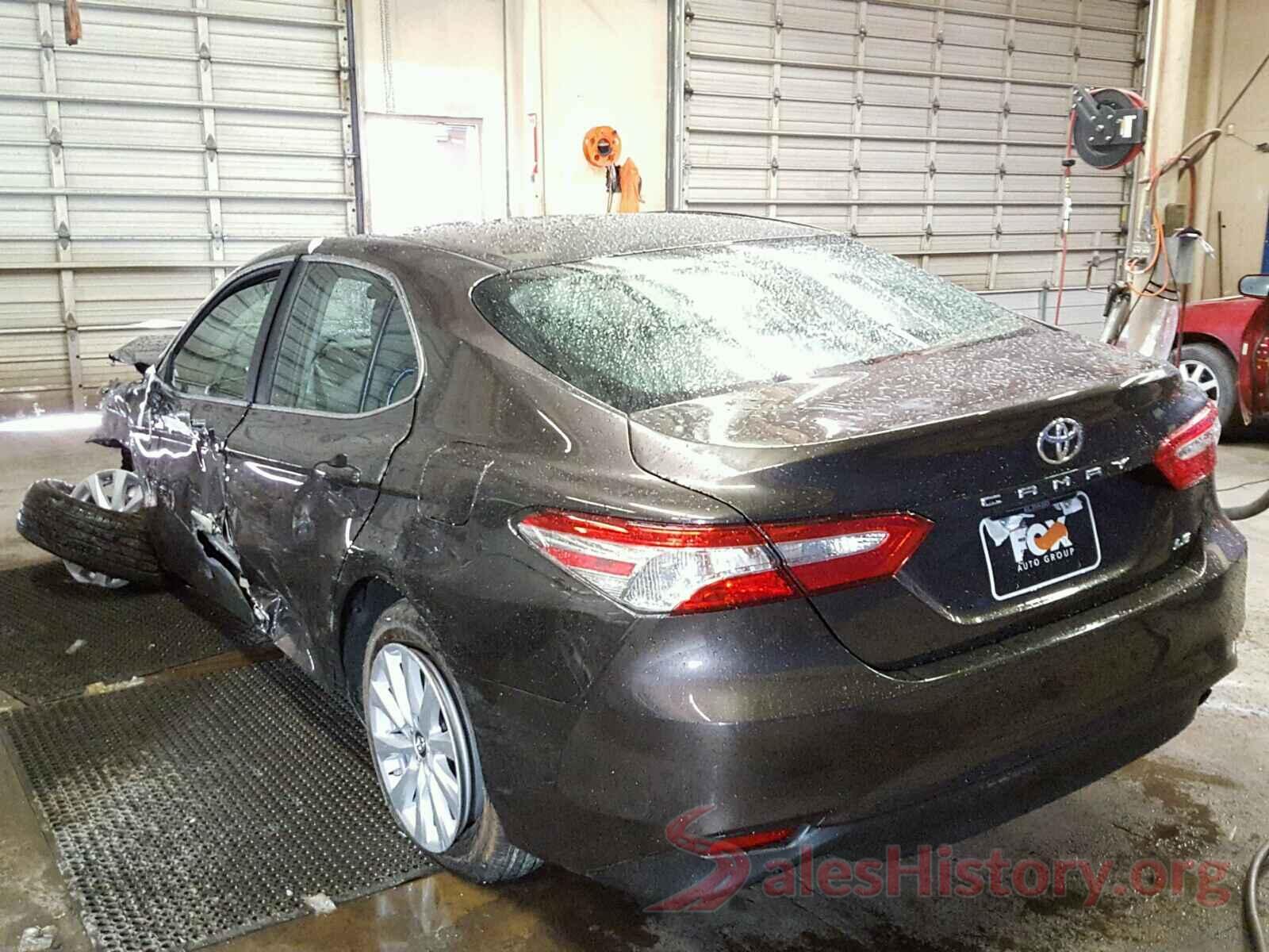 4T1B11HK6JU070240 2018 TOYOTA CAMRY