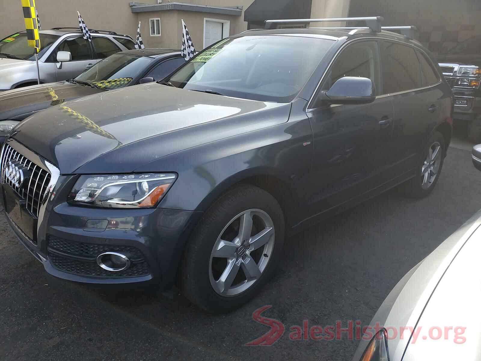 1C4RJECG8JC141554 2011 AUDI Q5