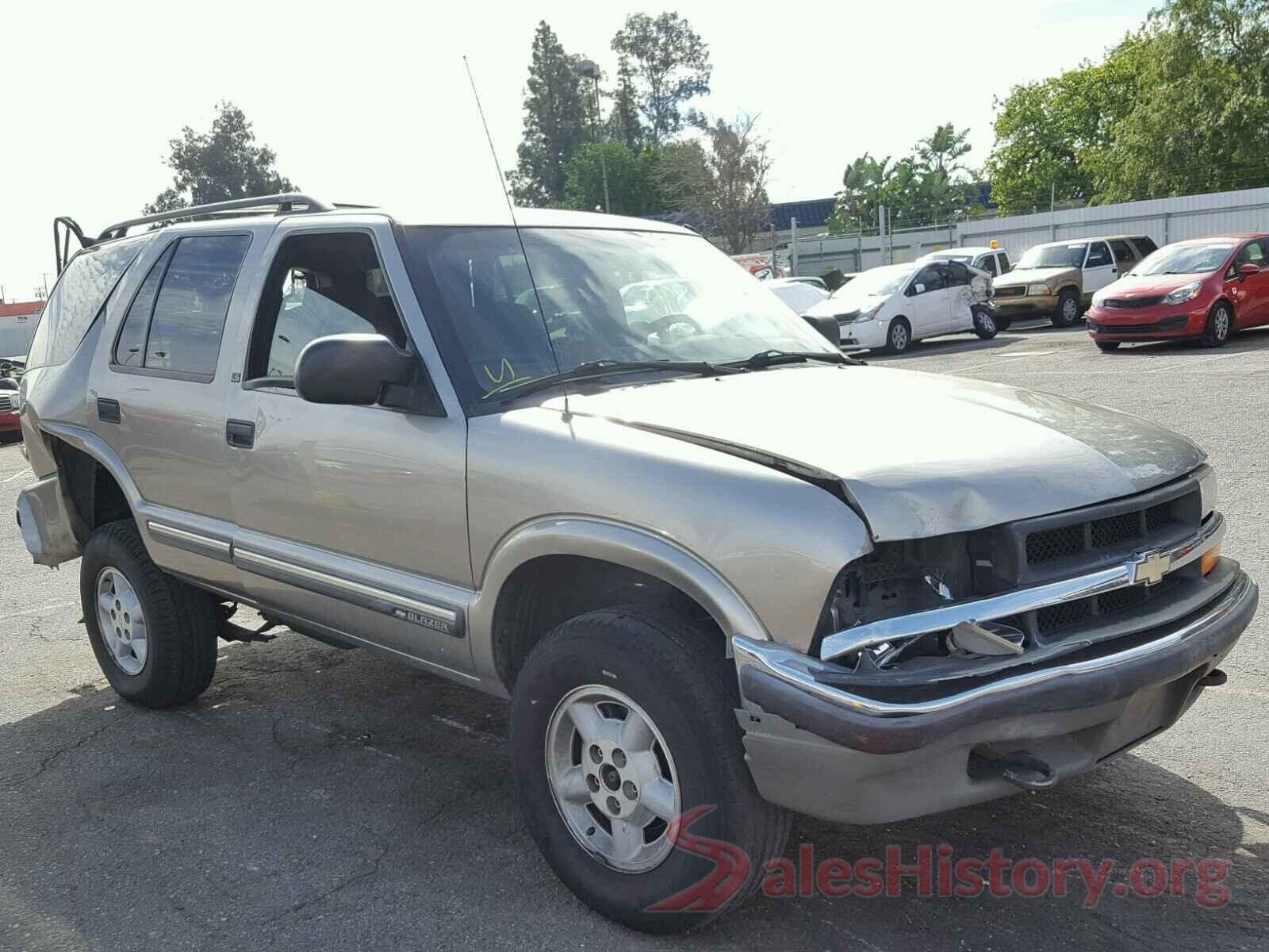 1FADP3H2XJL216528 2000 CHEVROLET BLAZER