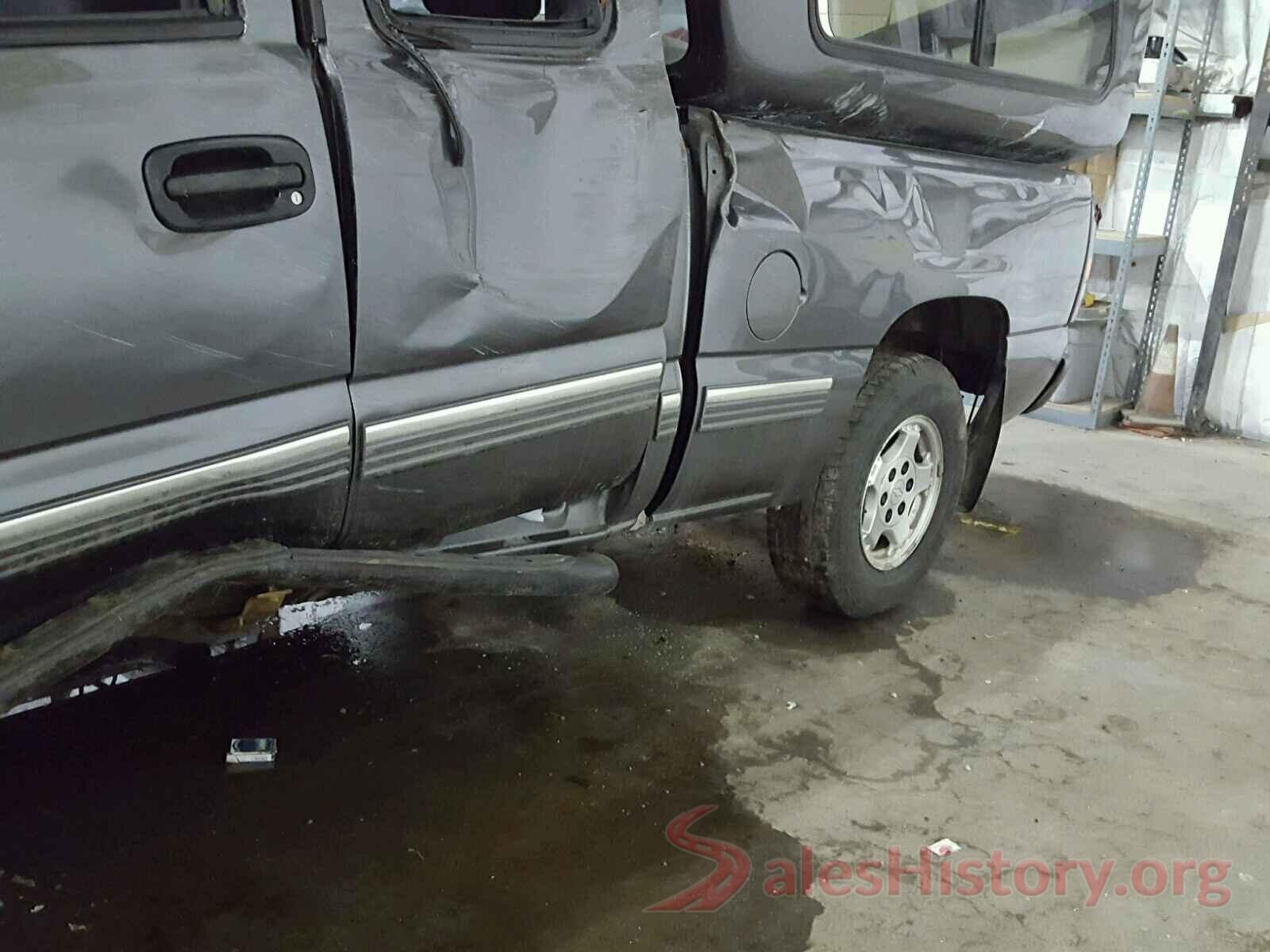 1HGCV1F60JA047526 2001 CHEVROLET SILVERADO