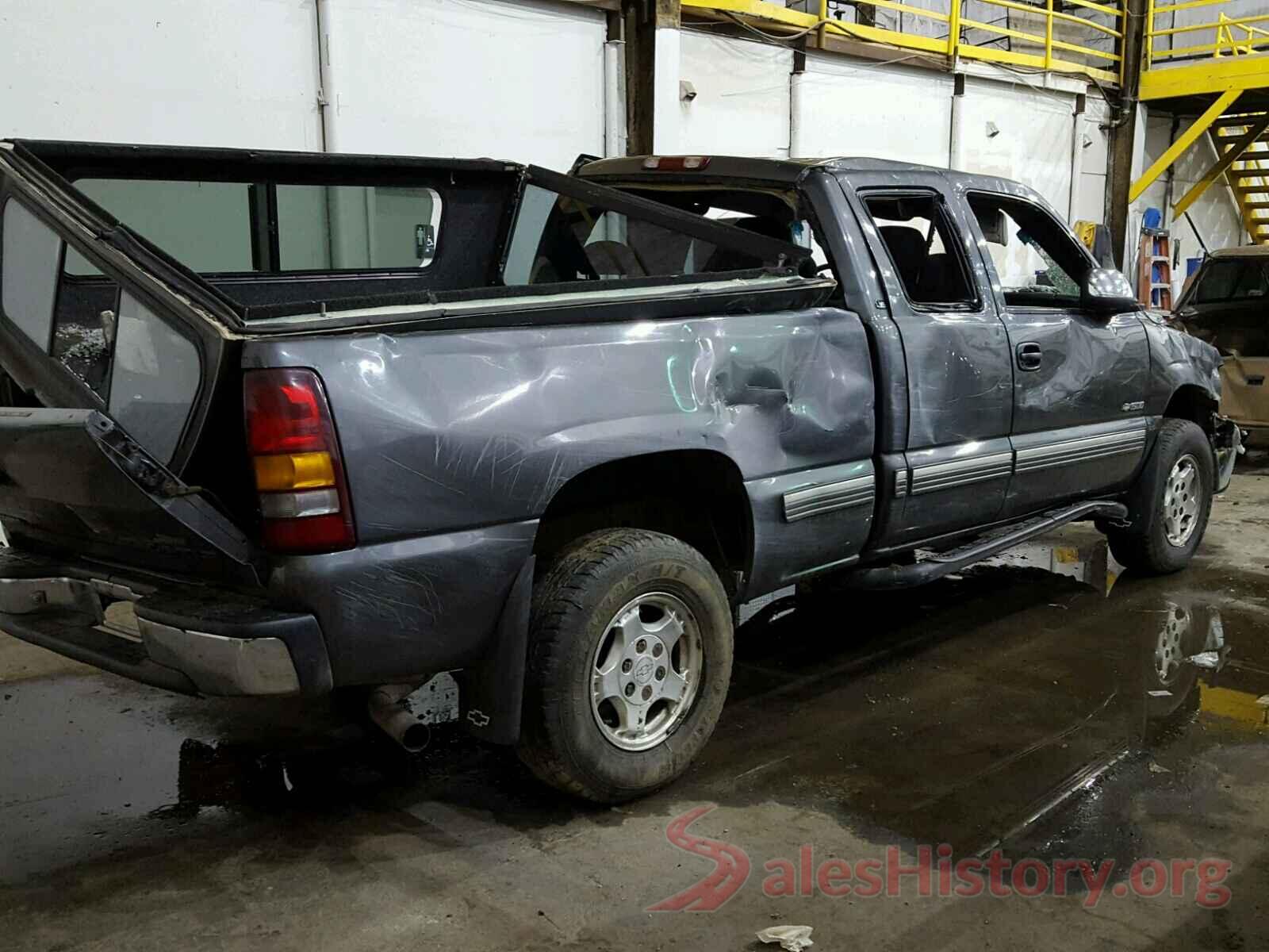 1HGCV1F60JA047526 2001 CHEVROLET SILVERADO