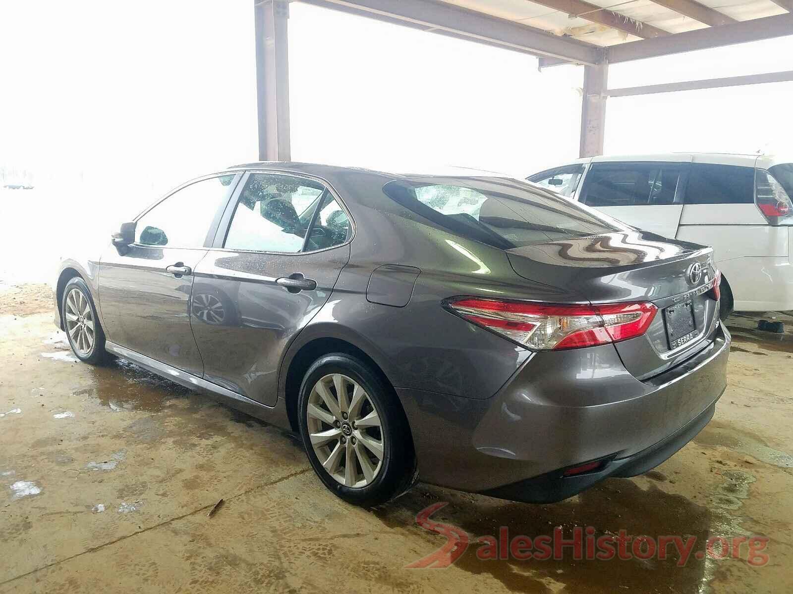 4T1BF1FK1HU400705 2018 TOYOTA CAMRY