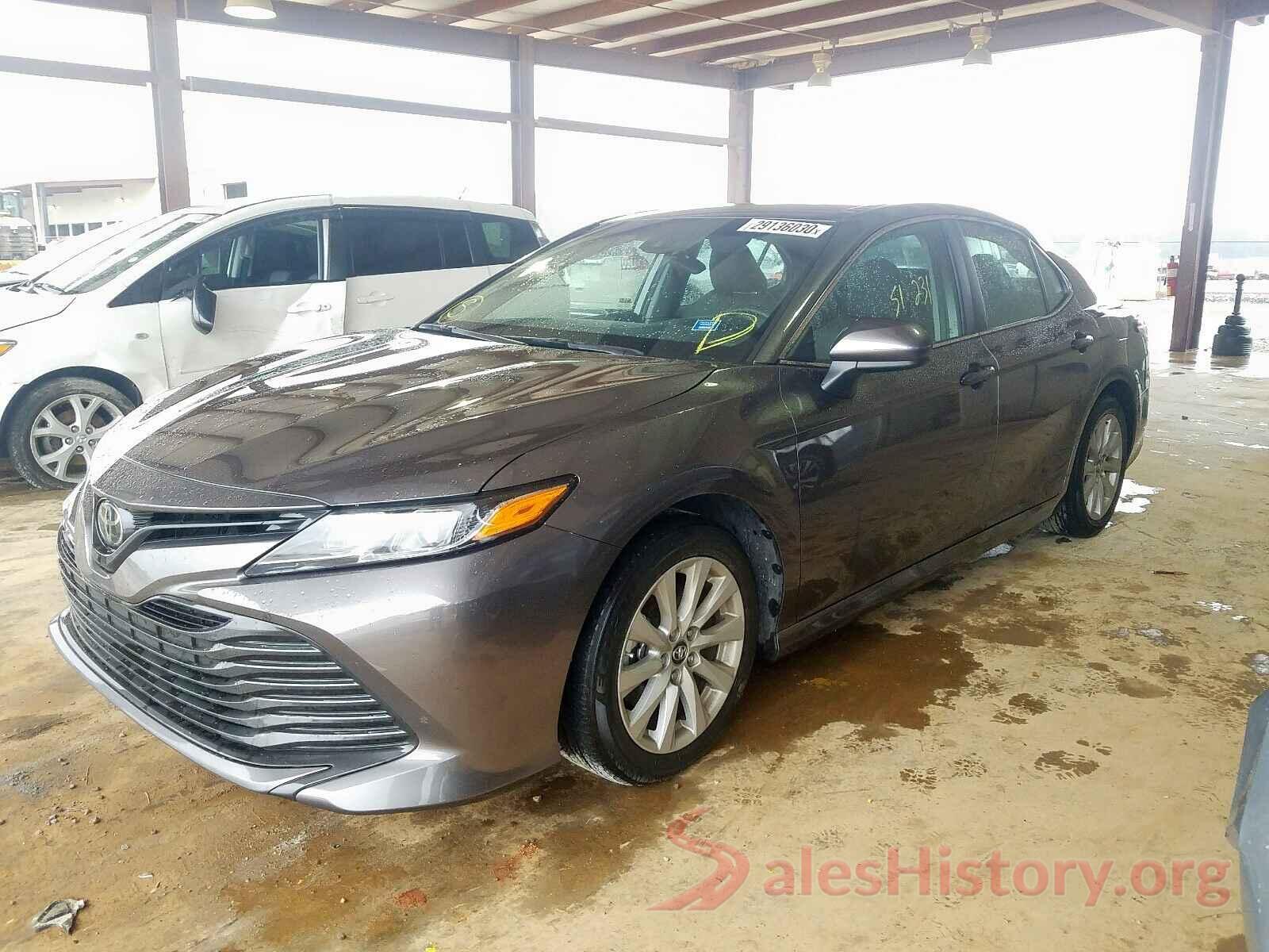 4T1BF1FK1HU400705 2018 TOYOTA CAMRY