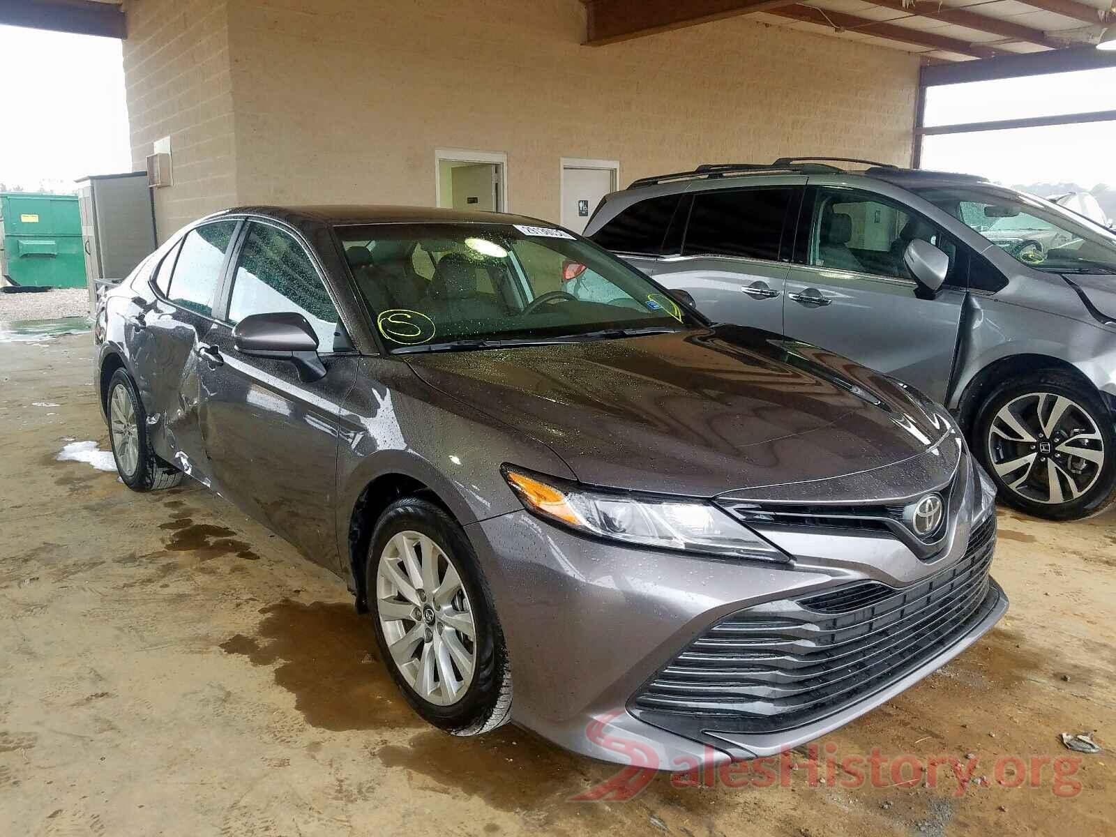 4T1BF1FK1HU400705 2018 TOYOTA CAMRY