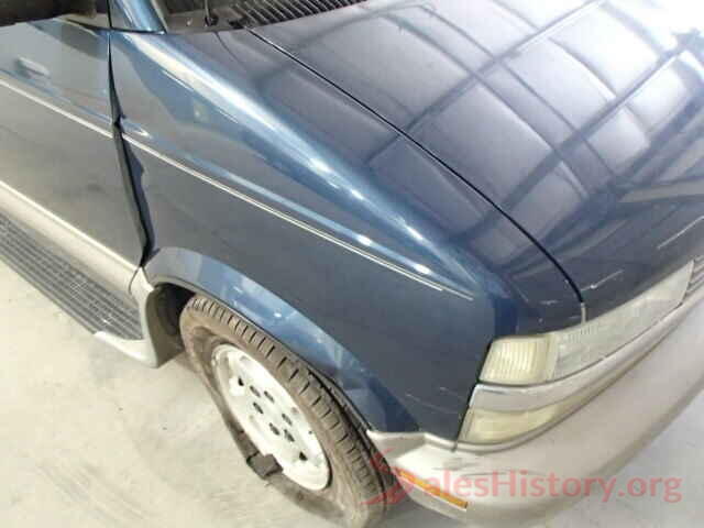 1C4RJFBG3JC379366 2005 CHEVROLET ASTRO