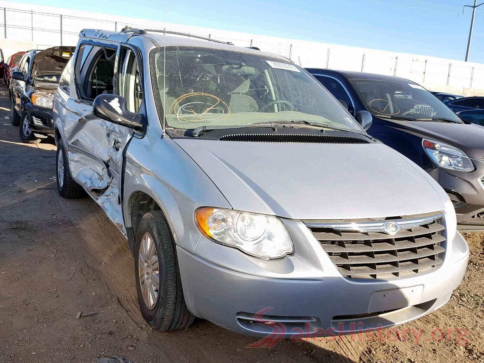 5NPD74LF7KH451971 2005 CHRYSLER TOWN & COU