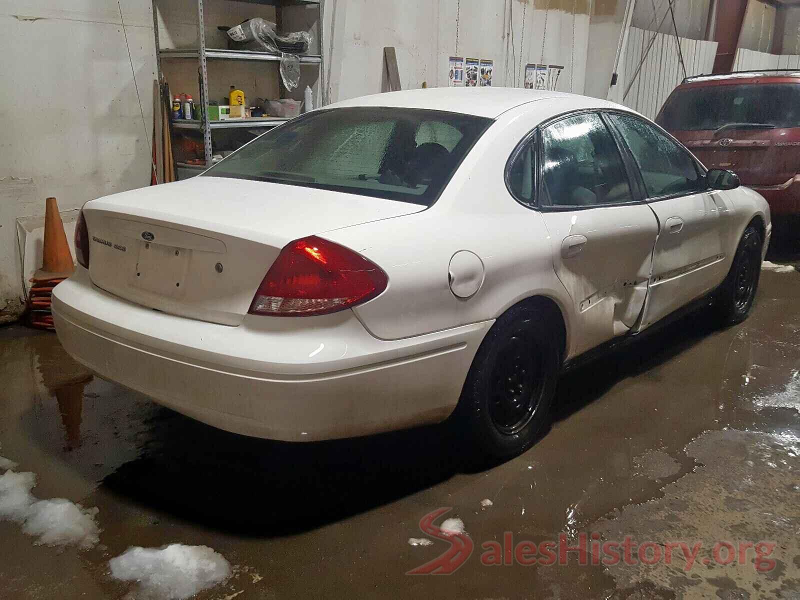 KM8J3CA47HU466779 2004 FORD TAURUS