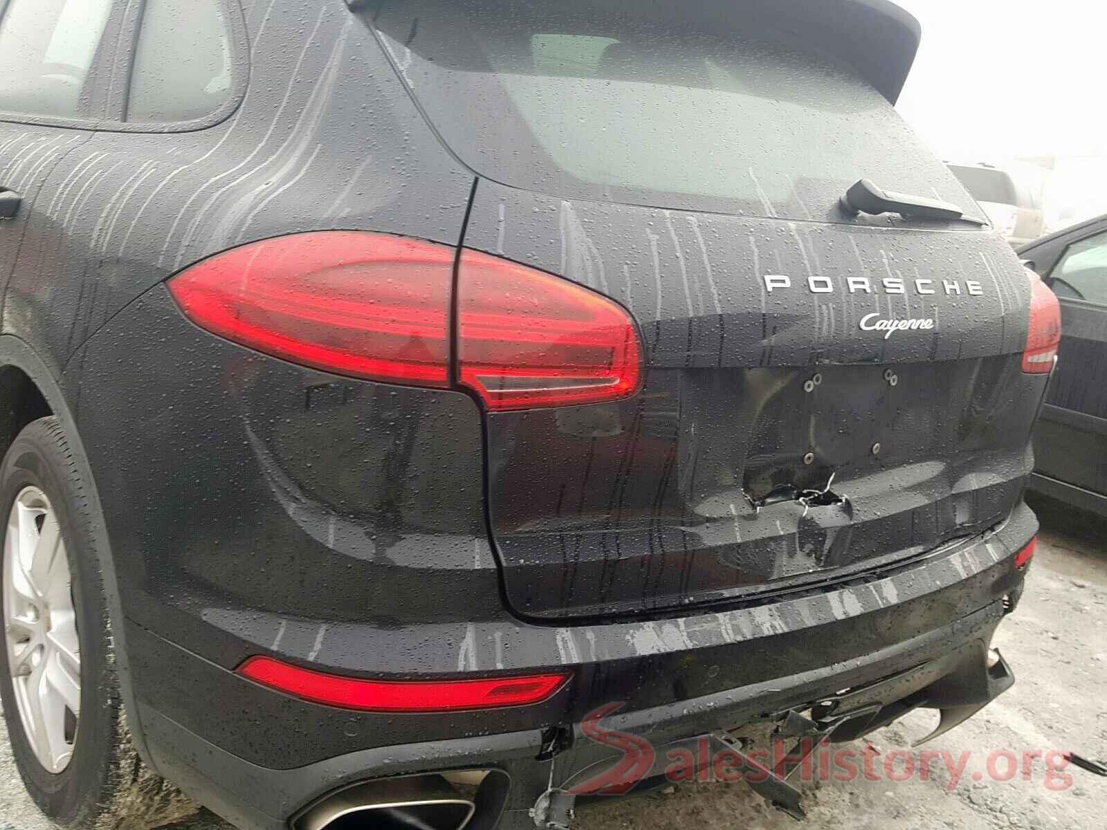 5YFBURHE4JP830165 2016 PORSCHE CAYENNE