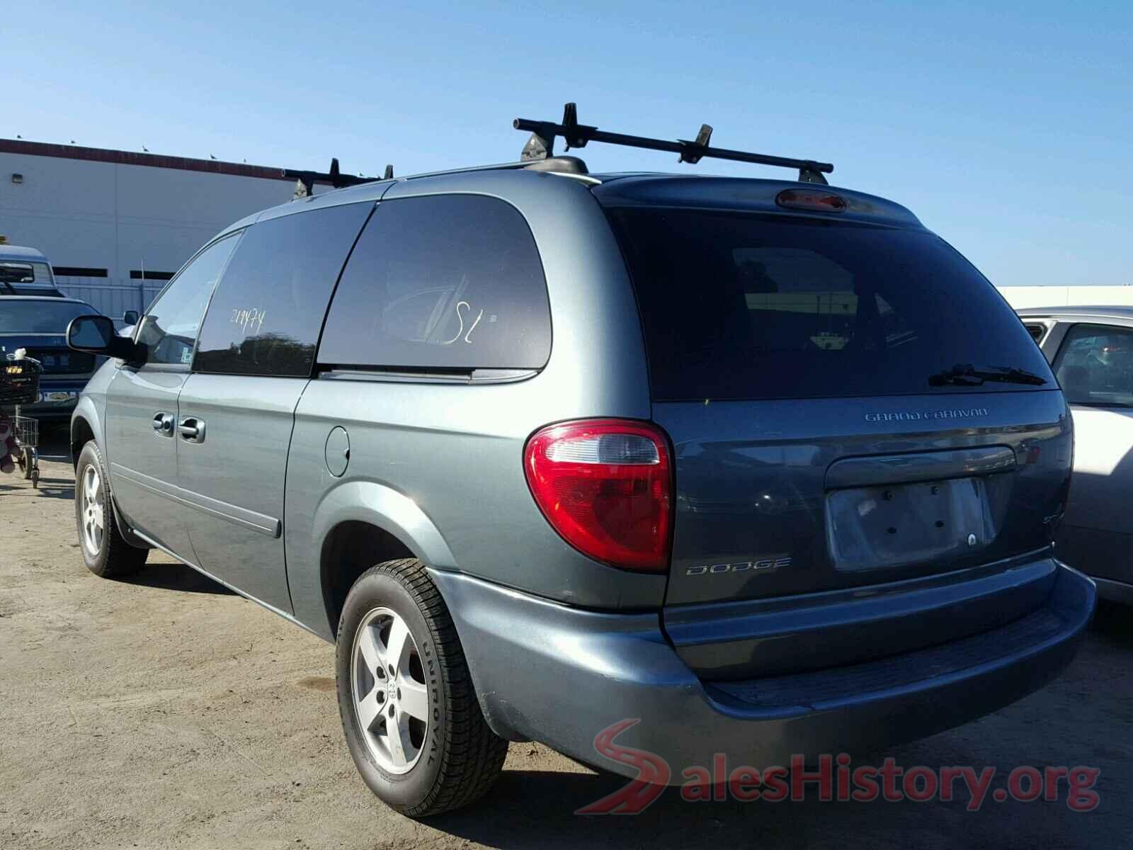 5XXGT4L3XJG216330 2005 DODGE CARAVAN