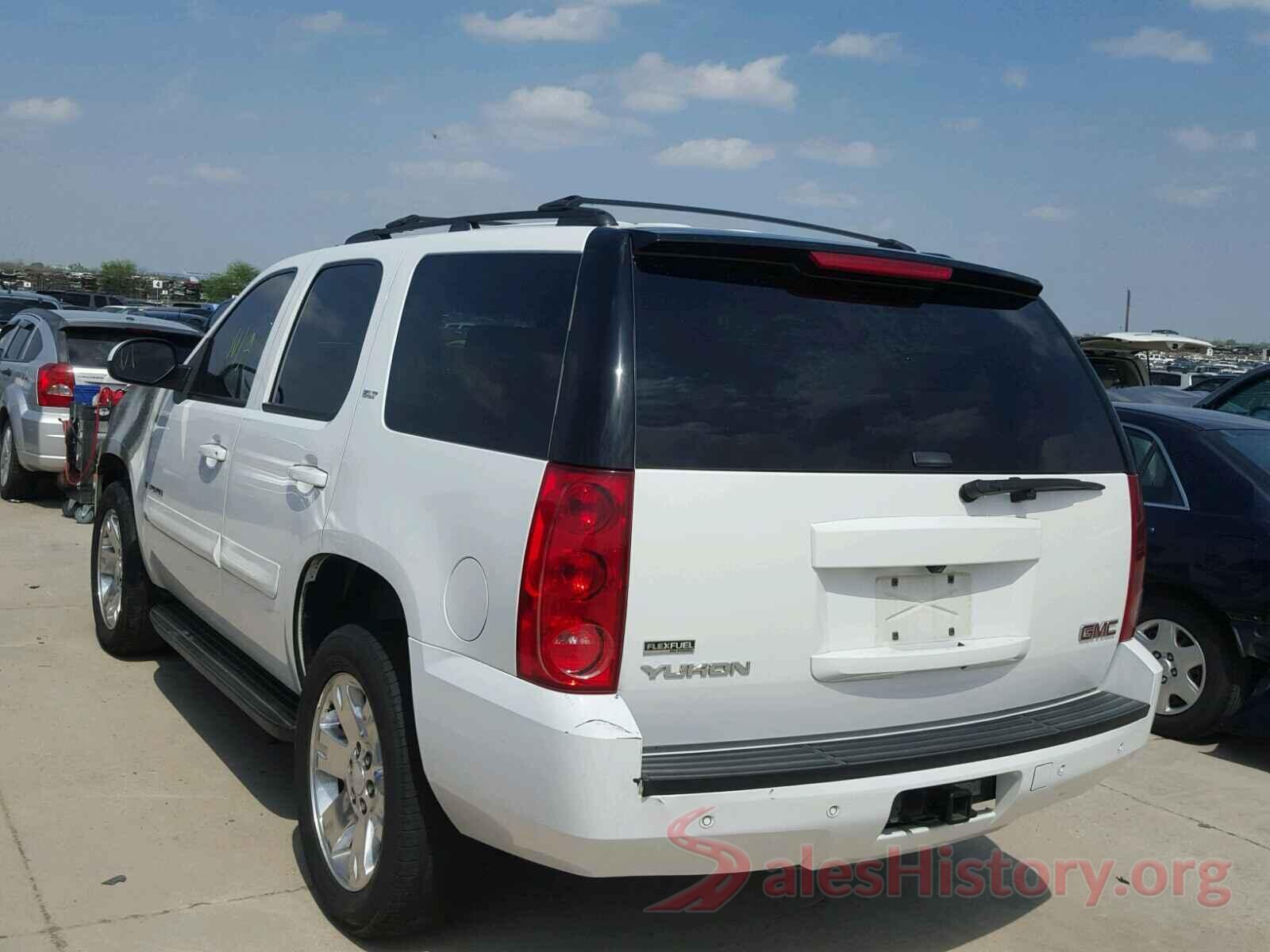 KM8J3CA21HU575267 2008 GMC YUKON