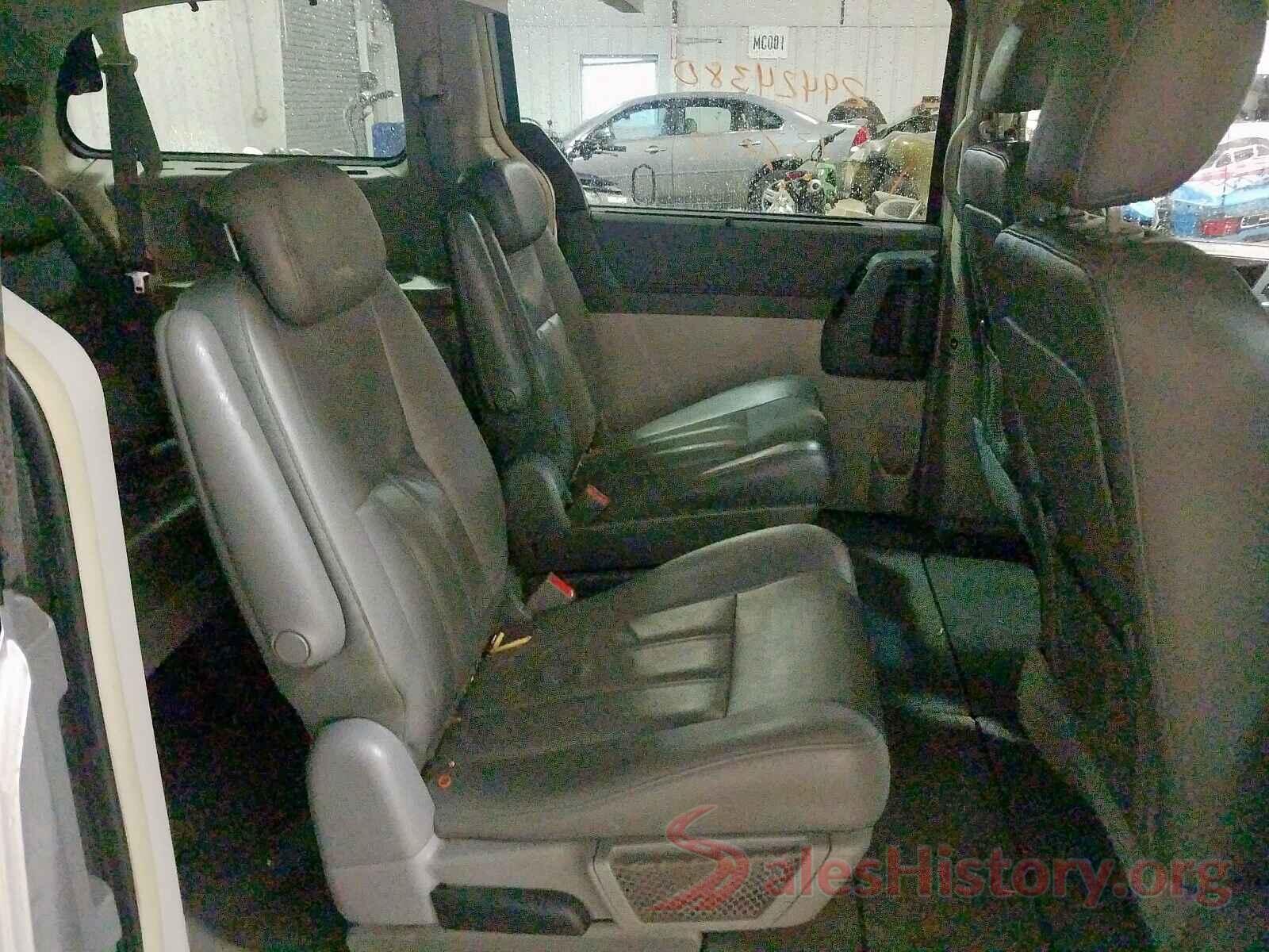 1N4AL3AP3JC176331 2010 CHRYSLER MINIVAN