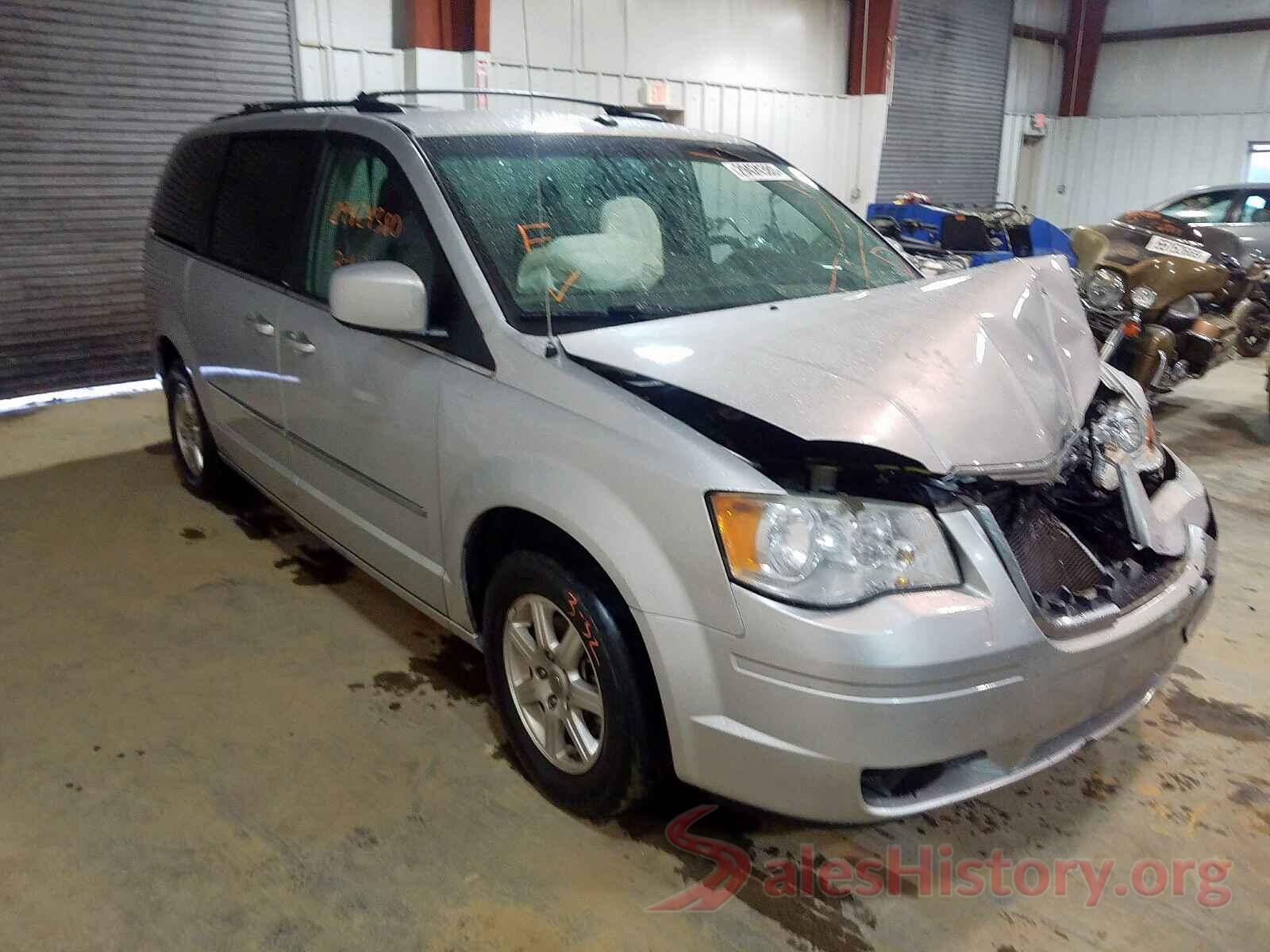 1N4AL3AP3JC176331 2010 CHRYSLER MINIVAN