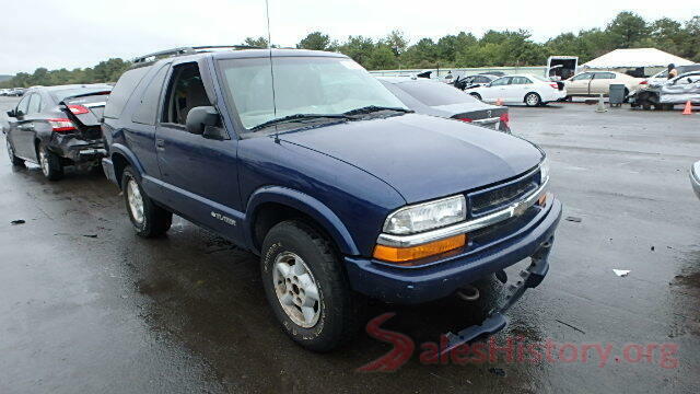 1C3BDEAZ8GV100100 2000 CHEVROLET BLAZER