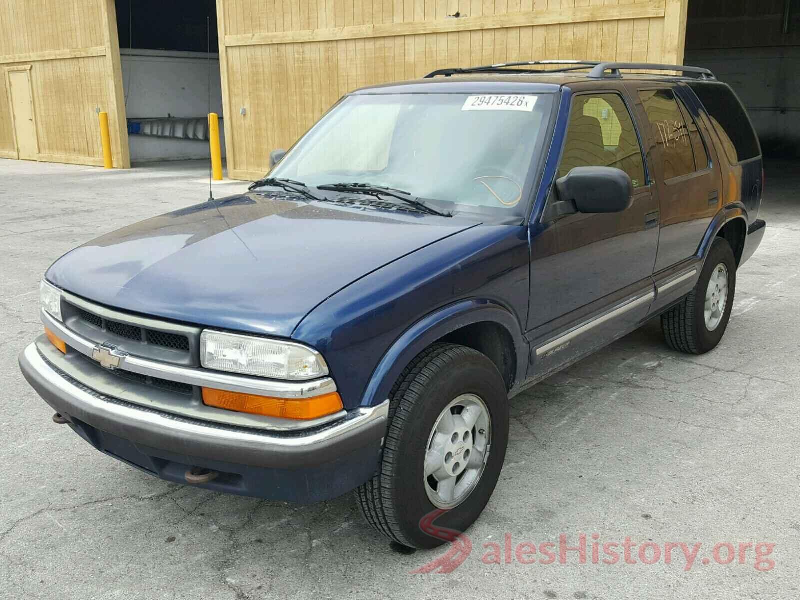 1C4RDJAG2JC133887 2000 CHEVROLET BLAZER