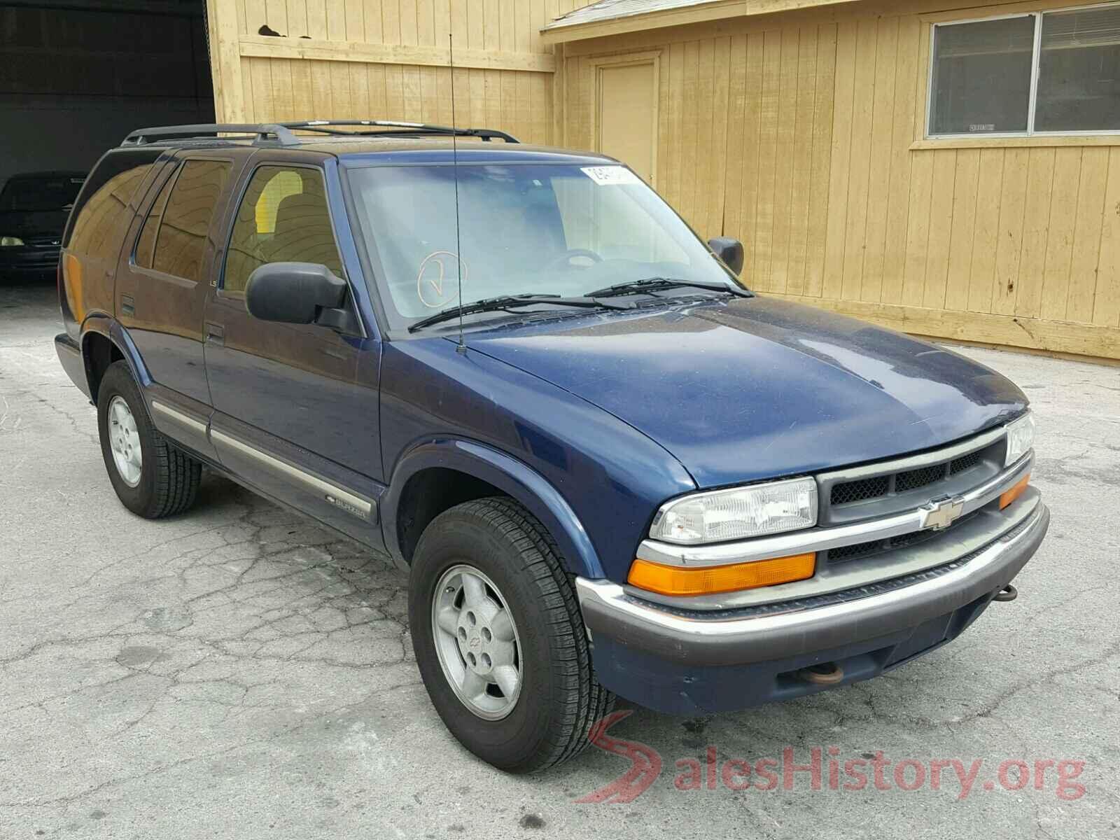 1C4RDJAG2JC133887 2000 CHEVROLET BLAZER