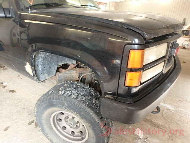 3N1AB7AP1JL633441 1995 GMC SIERRA