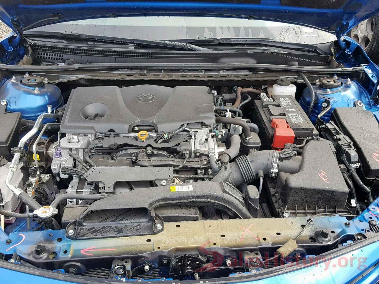 4T1B61HK1JU056957 2018 TOYOTA CAMRY