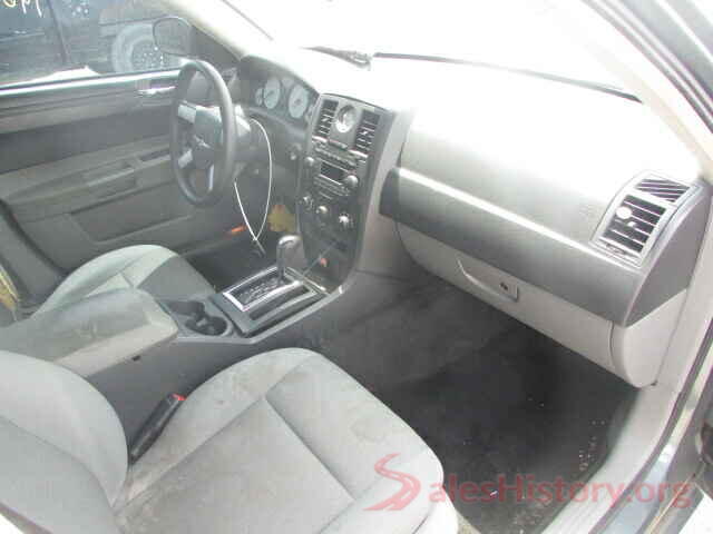 5XXGU4L32JG228565 2005 CHRYSLER 300