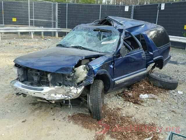 1N6DD0ER8KN875682 2001 CHEVROLET BLAZER