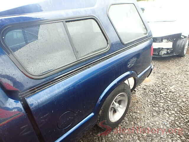 KMHDH4AE7GU584441 1999 CHEVROLET S10