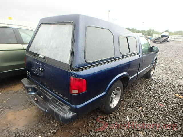 KMHDH4AE7GU584441 1999 CHEVROLET S10